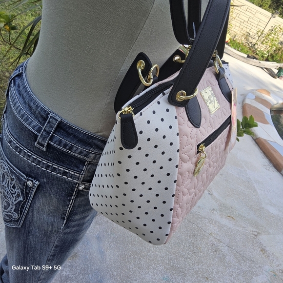 NWT PEACH QUILTED FLORAL LUV BETSEY SATCHEL - Picture 3 of 5